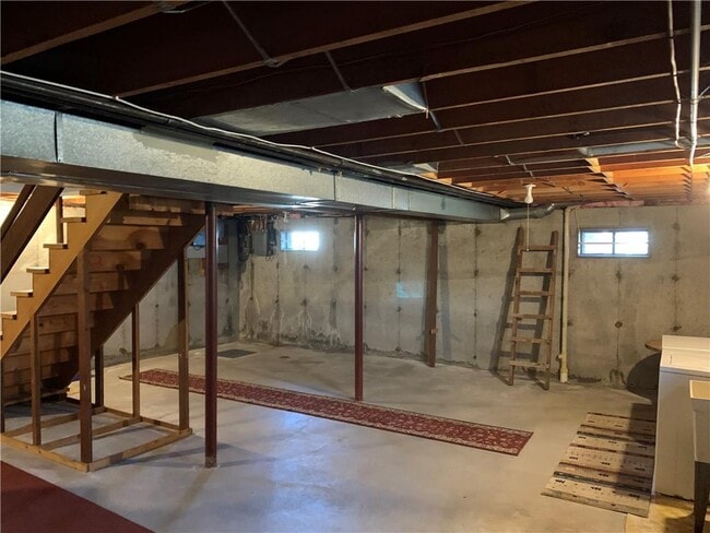 Building Photo - 14 Ferncrest Dr