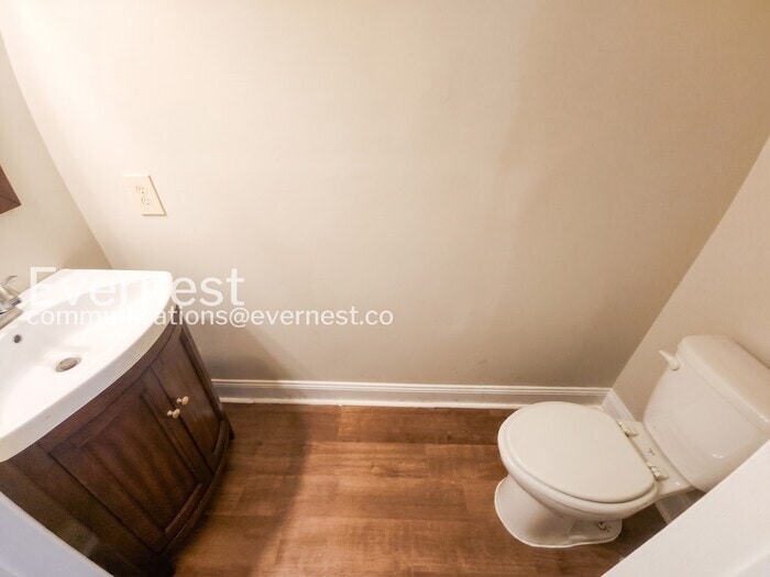 Building Photo - 2696 Arbor Glen Pl
