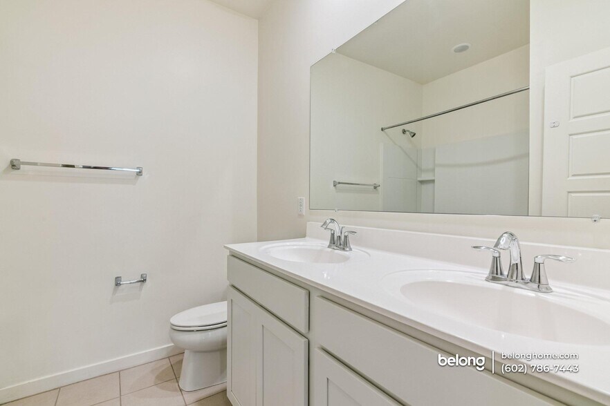 Building Photo - 8192 N 22nd Dr