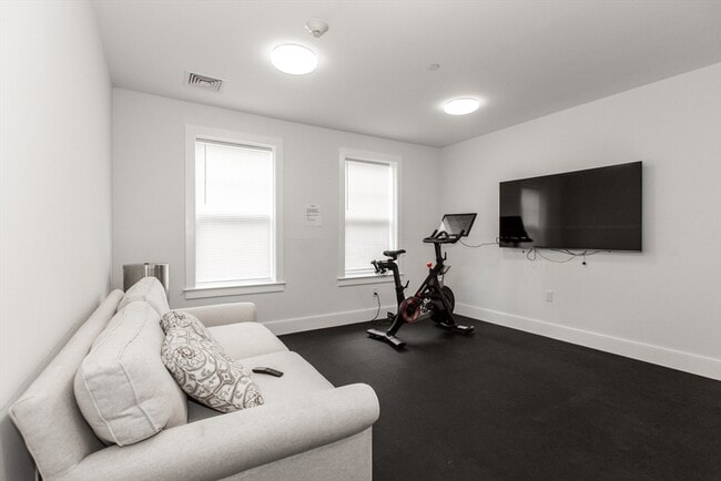 Building Photo - 30 Polk St