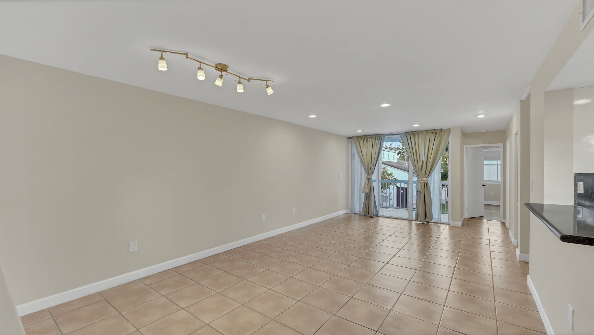 Building Photo - 4635 NW 97th Pl