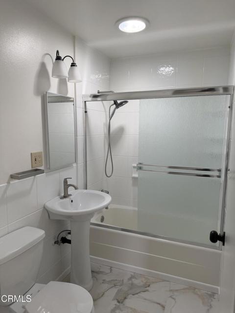 Building Photo - 826 Camelia Dr