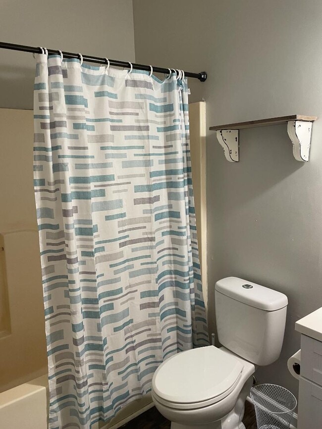 Building Photo - 385 Old Epps Bridge Rd