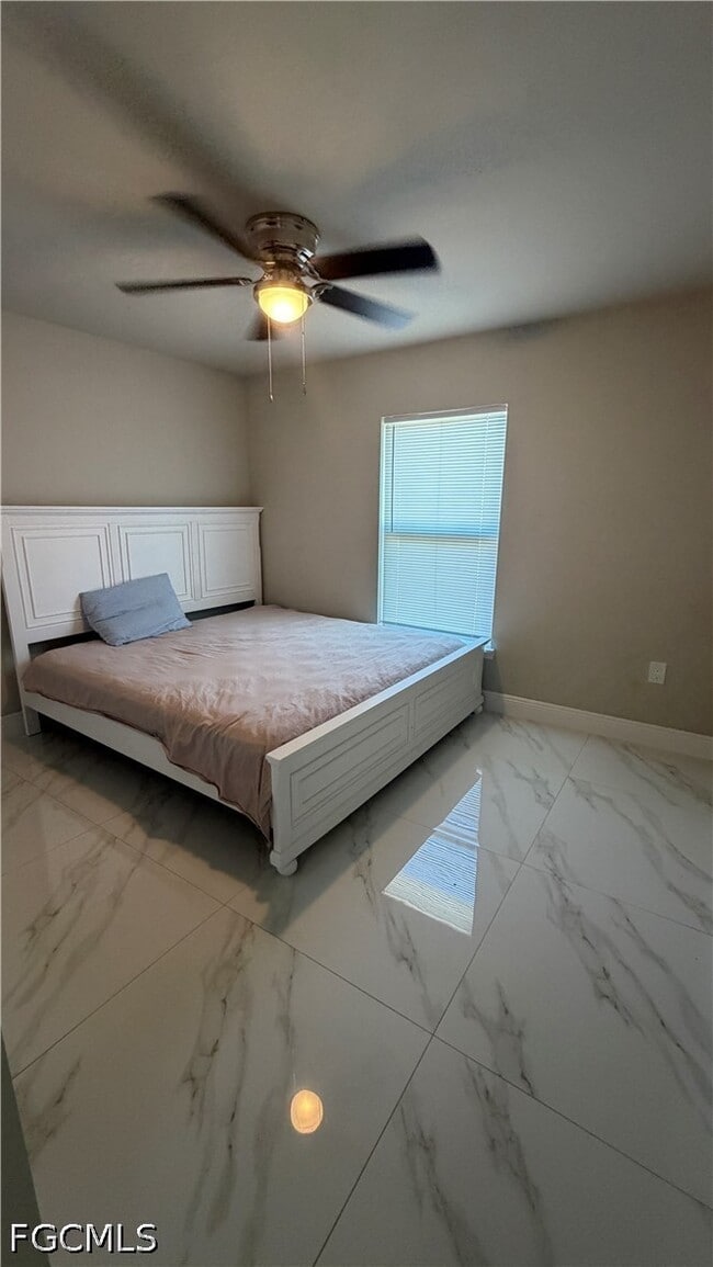 Building Photo - 3914 9th St W