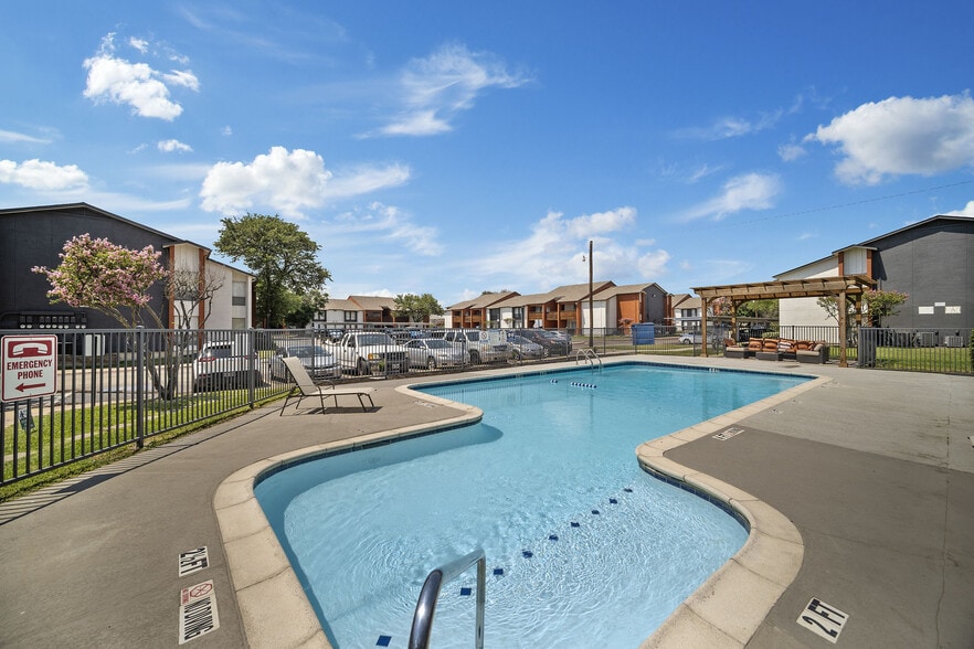 Aria Residences 11231125 Hillcrest St Mesquite TX 75149 Apartment