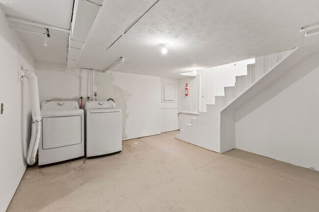 Building Photo - 3940 Arbor