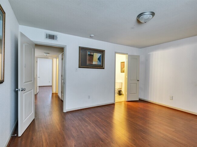 Building Photo - 1701 Upland Dr