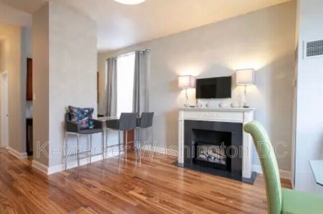 Primary Photo - 333 2nd St NE