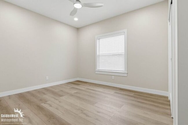 Building Photo - Beautifully Renovated 4Bdm 2Ba Apartment with Modern Finishes in San Diego!