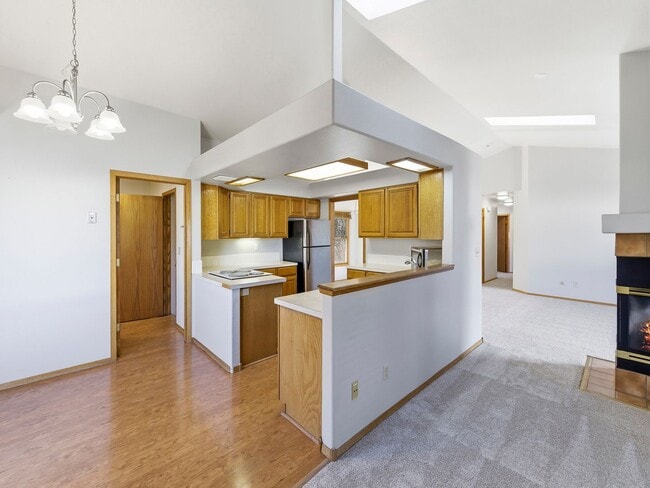 Building Photo - Beautiful Home with New Carpets, Fenced Yard, A/C, and Finished Basement!