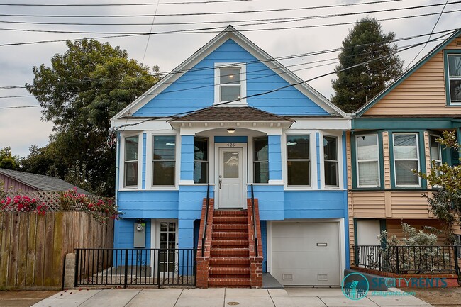 Primary Photo - Sunnyside: Newly Renovated Single Family H...