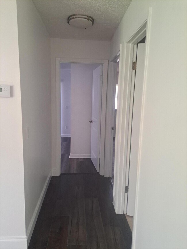 Building Photo - 2050 Oleander Blvd