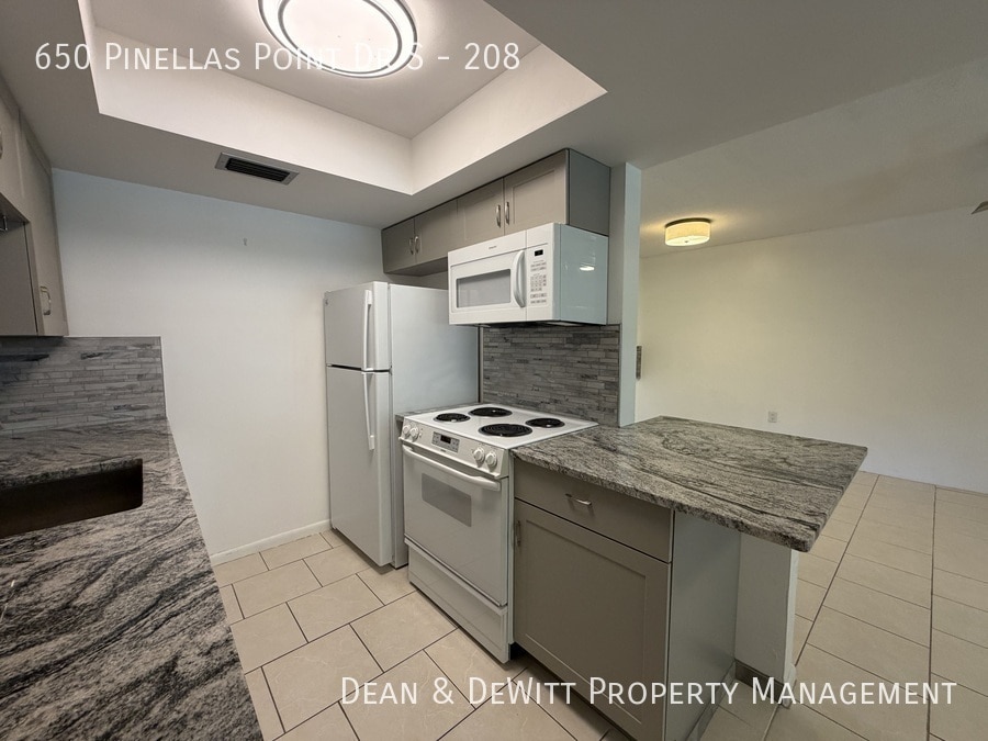 Building Photo - 1 Bed/1 Bath - Unit 208