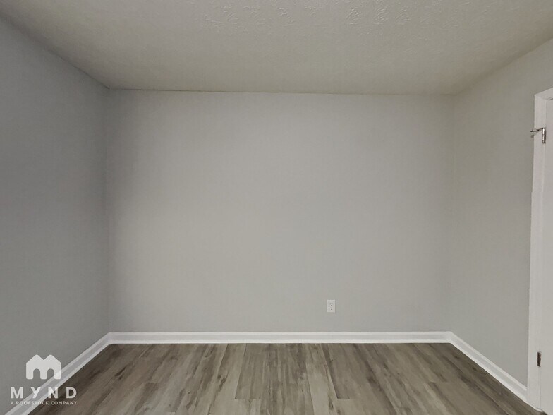 Building Photo - 2050 Sandgate Cir SW