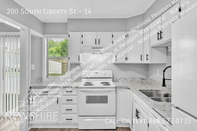 Building Photo - 200 S Liberty St