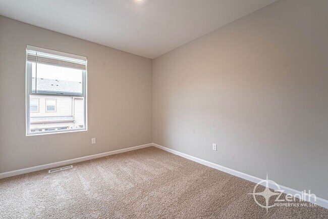 Building Photo - 7020 NE 156th Pl