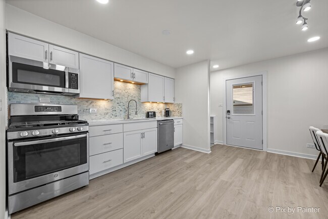 Building Photo - 538 Harold Ave