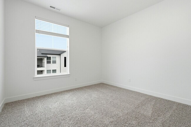 Building Photo - 882 Coulsen Dr