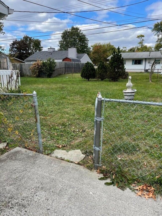 Building Photo - 7362 Sabre Ave