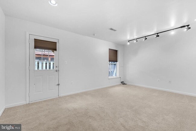 Building Photo - 5937 Kirkcaldy Ln