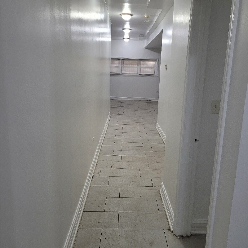 Building Photo - 6751 S Clyde Ave