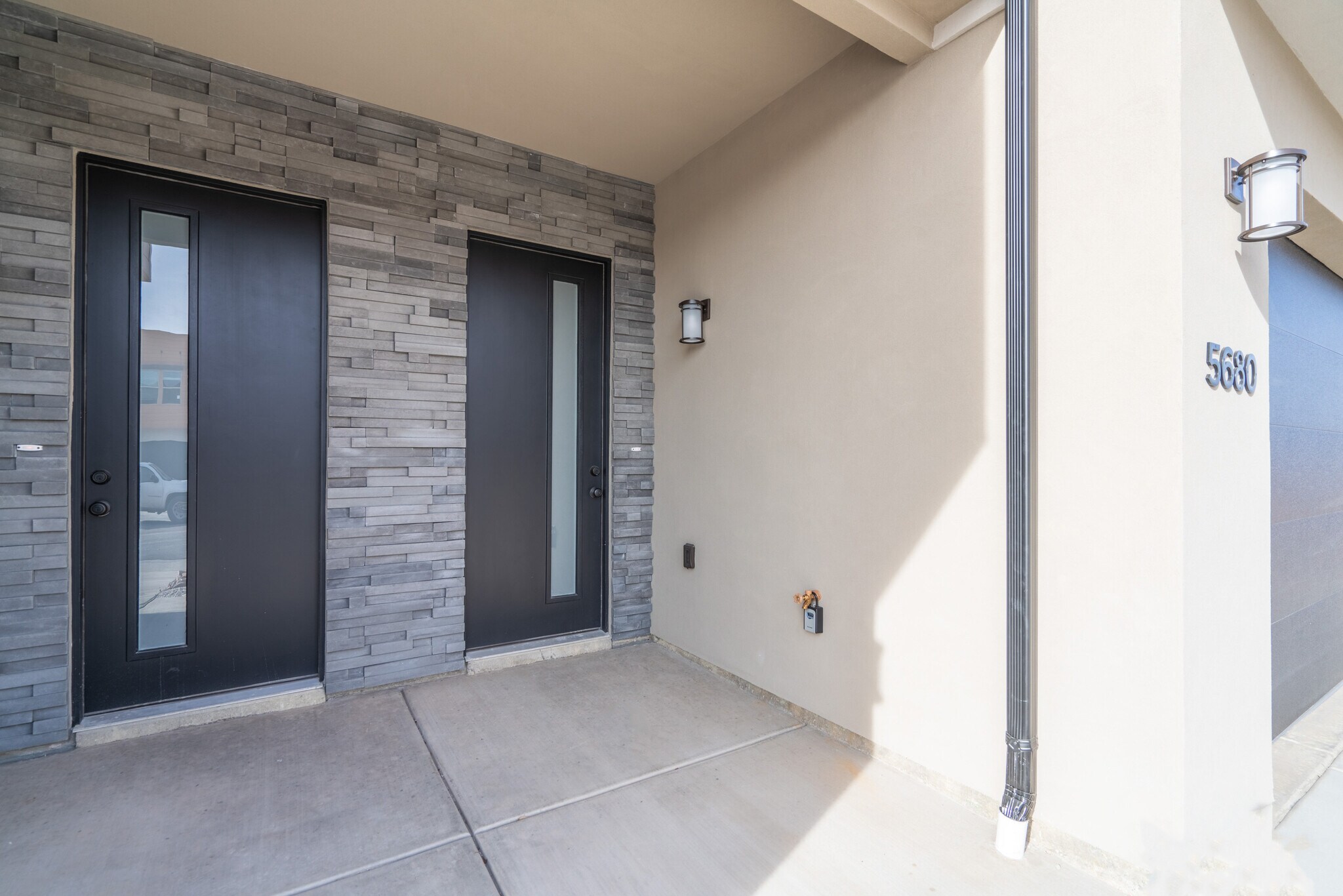 Building Photo - 5680 S Duel Ln