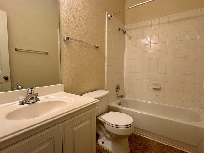 Building Photo - 1692 Amberwood Loop