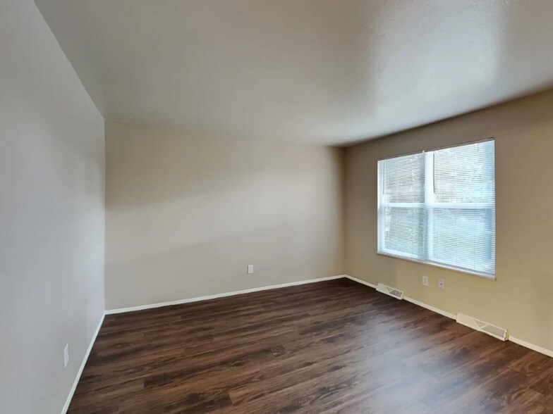 Building Photo - 14999 E Stanford Dr