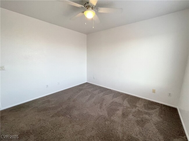 Building Photo - 605 Sonoran Heights Ave