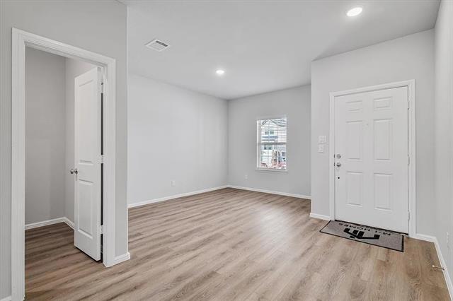 Building Photo - 422 Wydown Dr