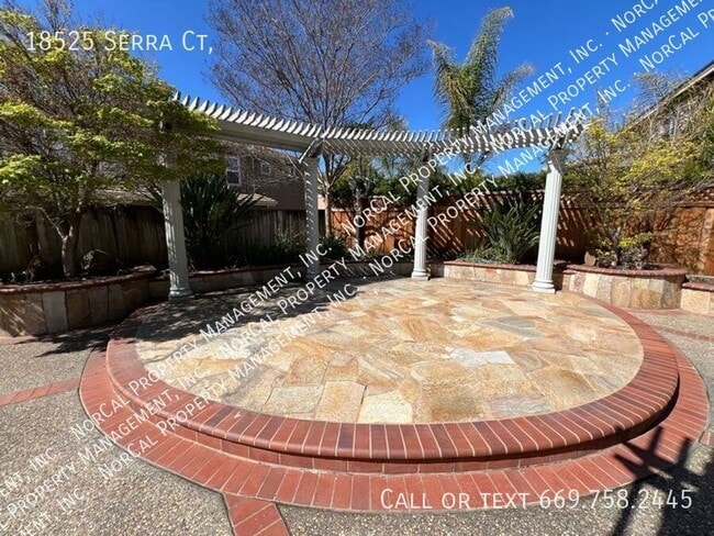 Building Photo - 18525 Serra Ct