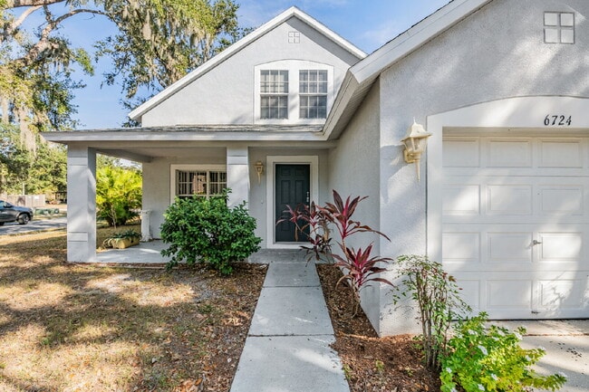 Building Photo - 6724 Summer Haven Dr