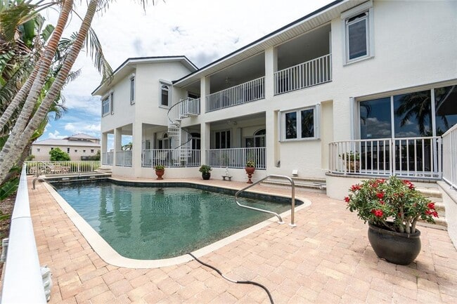 Building Photo - 202 George Rd SE