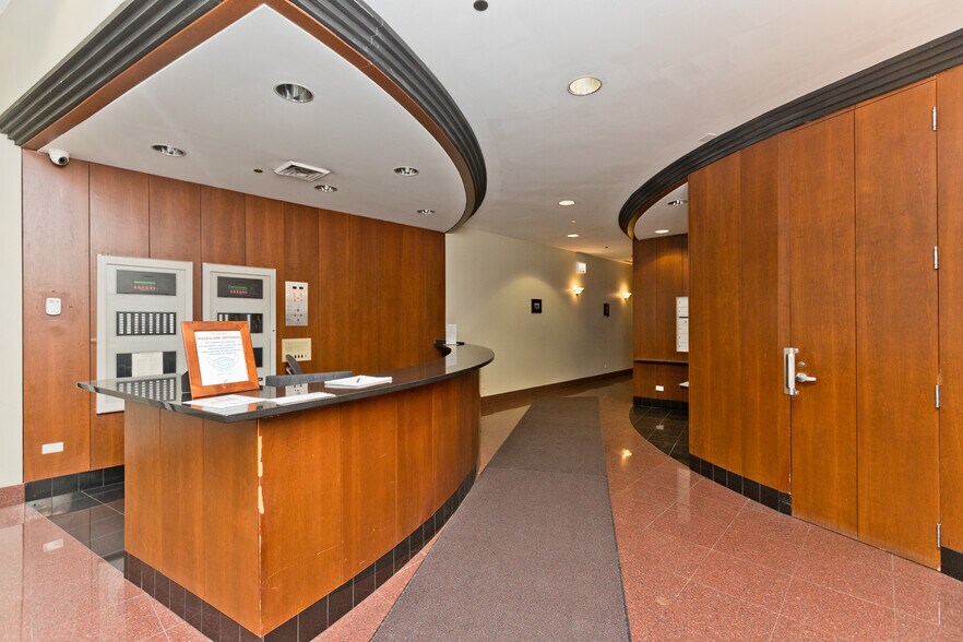 Building Photo - 1201 W Adams St