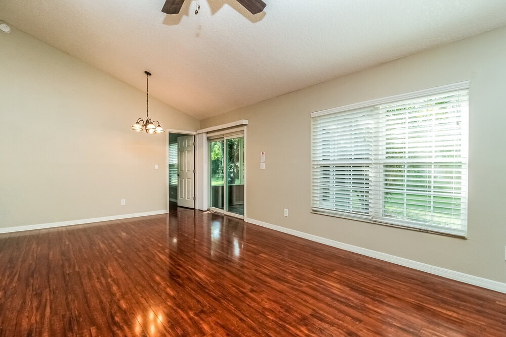 Building Photo - 1215 Creek Woods Cir