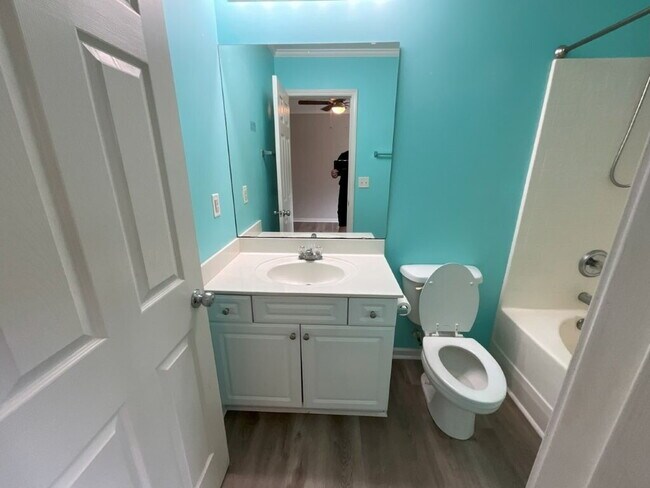 Building Photo - Wonderful 3 bedroom home in the highly ame...