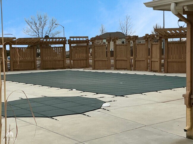 Building Photo - 887 E 98th Ave