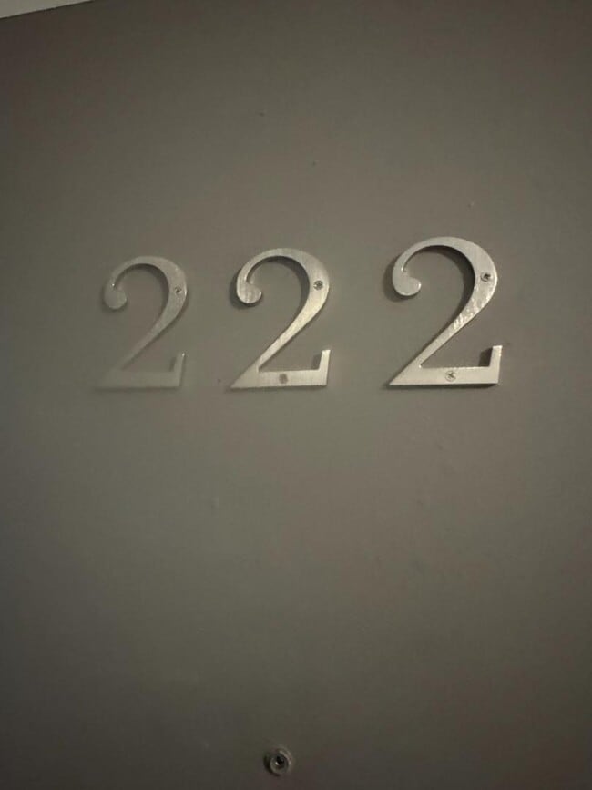 Building Photo - 1641 Sycamore