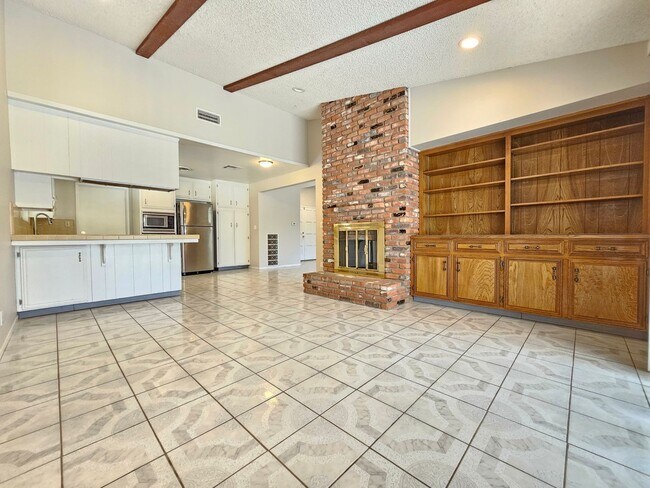 Building Photo - Beautiful interior and Convenient feature!...