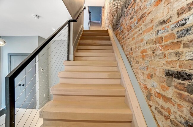 Building Photo - 1534 Republic St