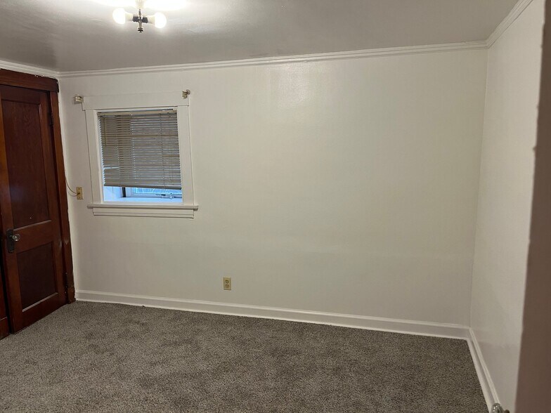 Building Photo - 1915 Kenilworth Ave