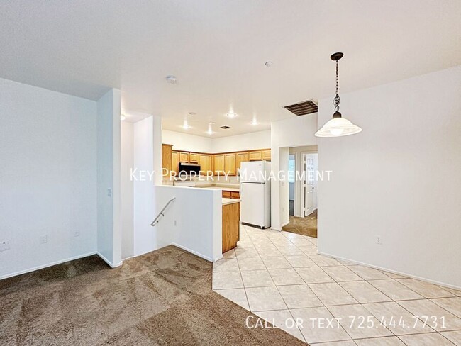 Building Photo - TRI-LEVEL 3 BEDROOM, 2.5 BATH TOWNHOME IN ...