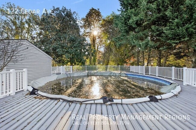 Building Photo - 122 Cedar Ave