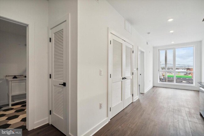 Building Photo - 2636 E York St