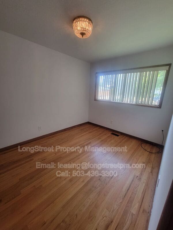 Building Photo - 14625 NE Knott Ct