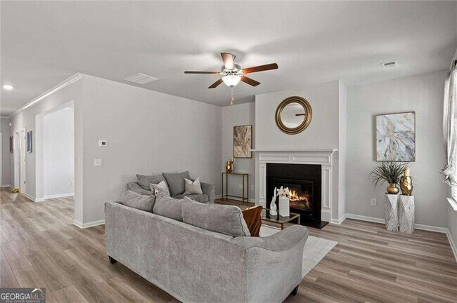 Building Photo - 213 Chiswick Lp