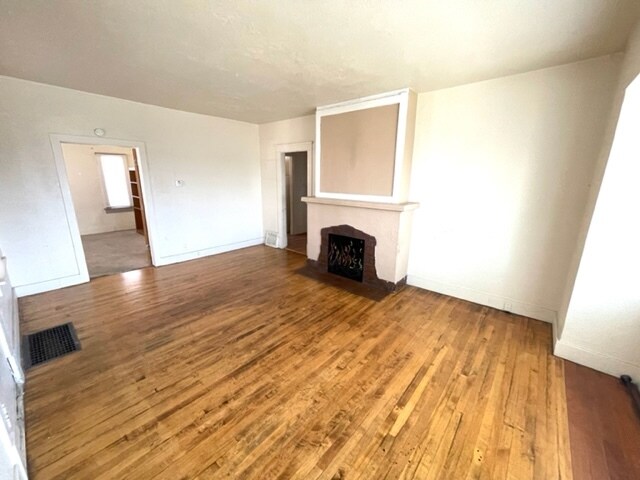 Building Photo - 206 E 400 N