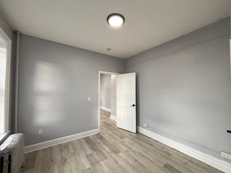 Building Photo - 319 Summit Ave