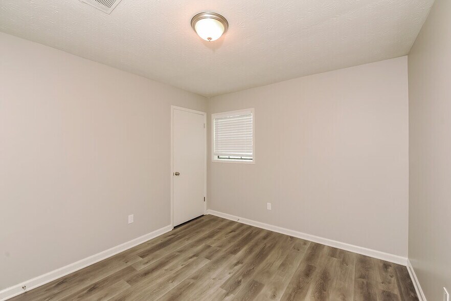 Building Photo - 561 Carithers Rd