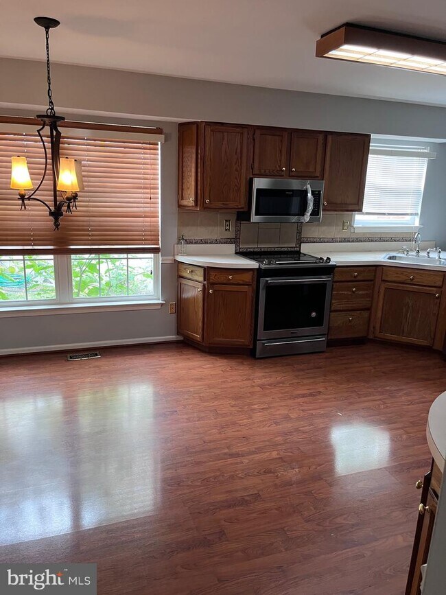 Building Photo - 126 Marsh Creek Dr
